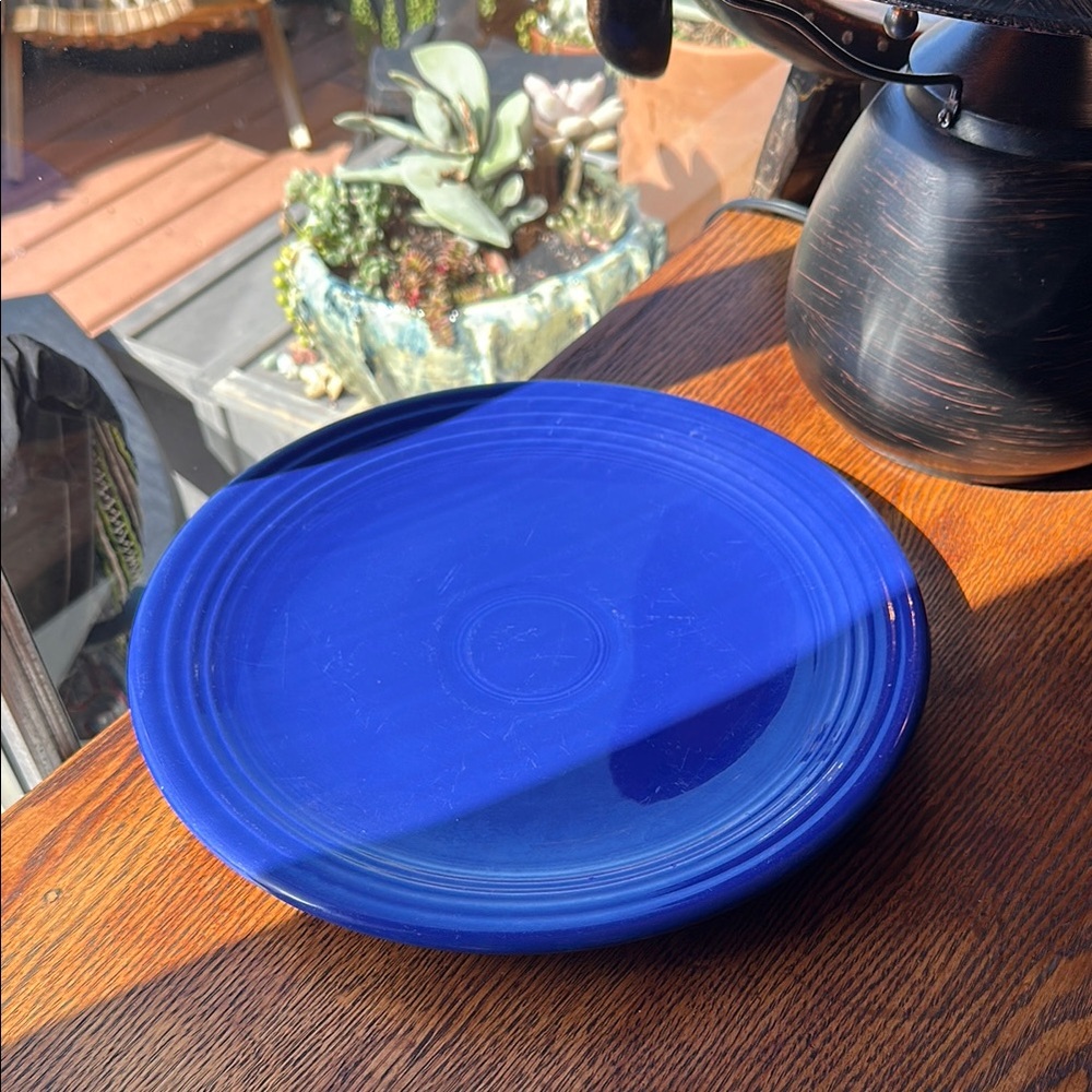 Fiestaware Blue Serving Plate. 12”. Old, with a few dings. Classy kitchen vibes